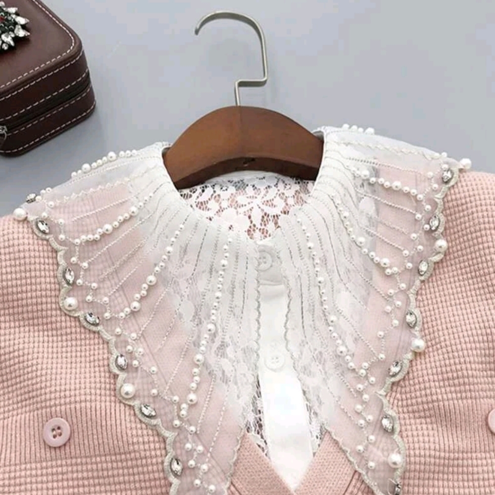 Faux collar